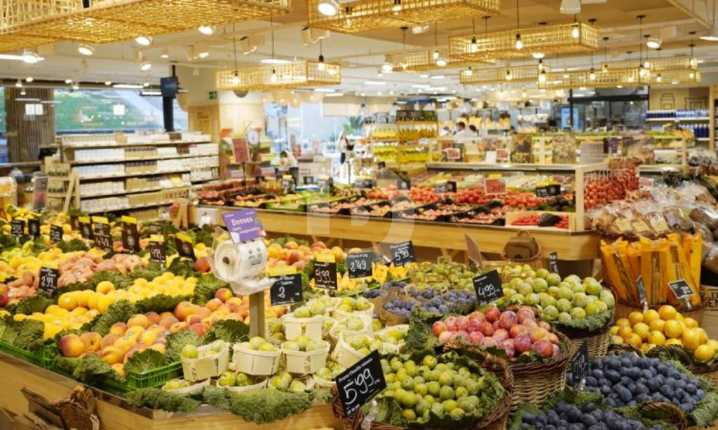 Магазин в Барселоне, Испания, 990 м² - фото 2