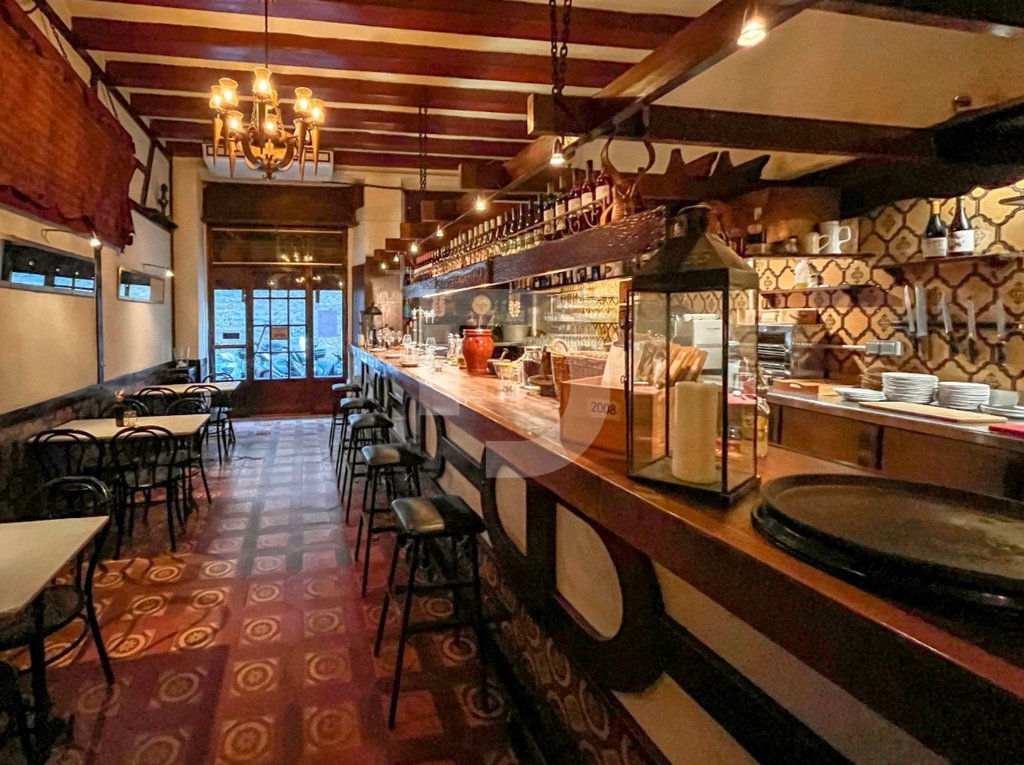 Коммерческая недвижимость в Барселоне, Испания, 190 м² - фото 2