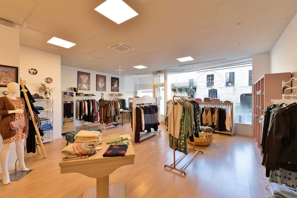 Магазин в Эйшампле, Испания, 121 м² - фото 2