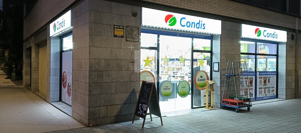 Магазин в Барселоне, Испания, 211 м² - фото 2