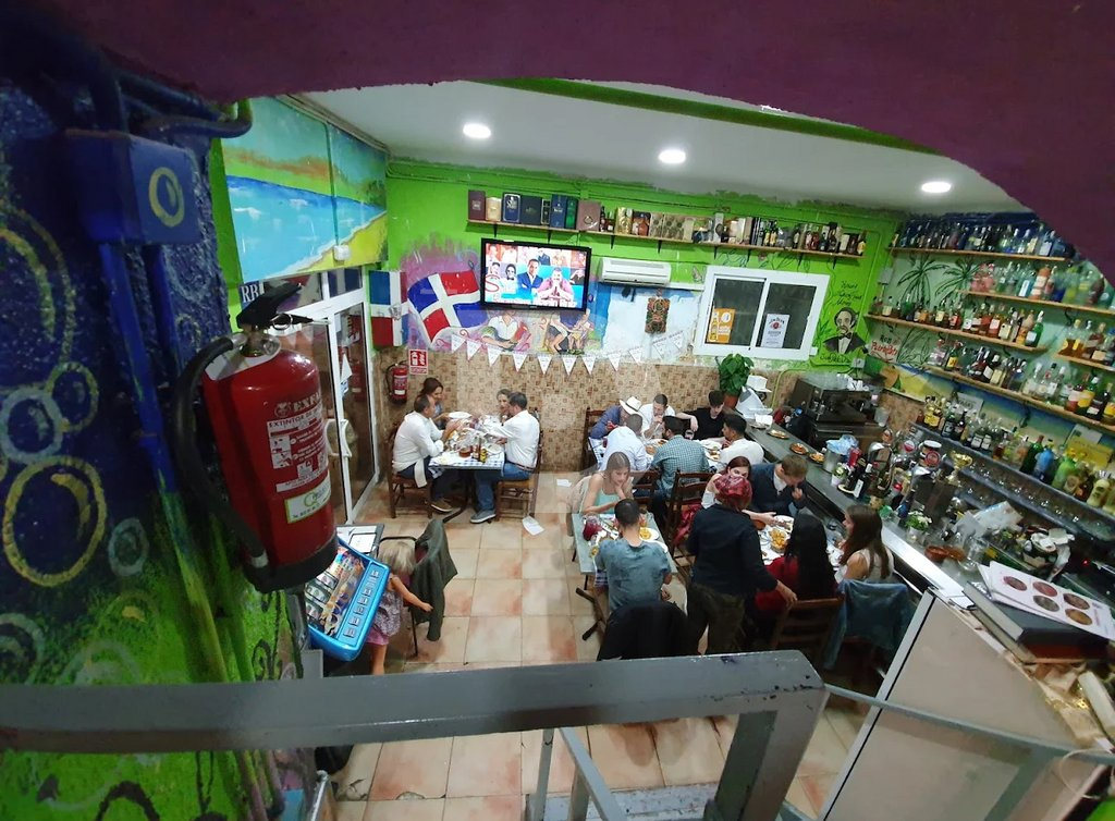 Коммерческая недвижимость в Барселоне, Испания, 160 м² - фото 2