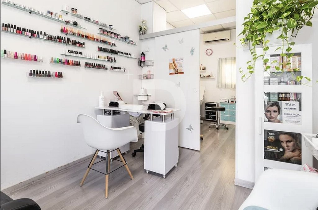 Коммерческая недвижимость в Барселоне, Испания, 98 м² - фото 2