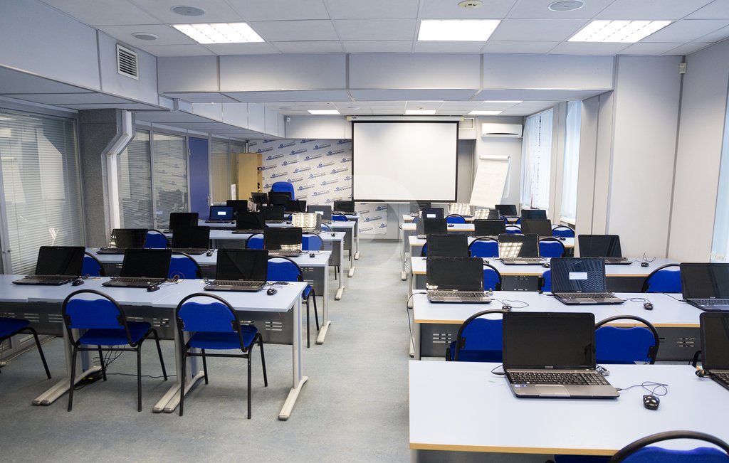 Коммерческая недвижимость в Барселоне, Испания, 1 200 м² - фото 2