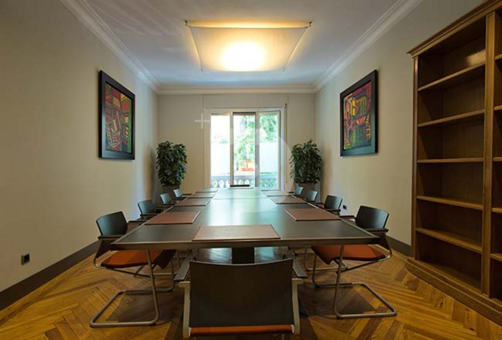 Магазин в Барселоне, Испания, 365 м² - фото 2