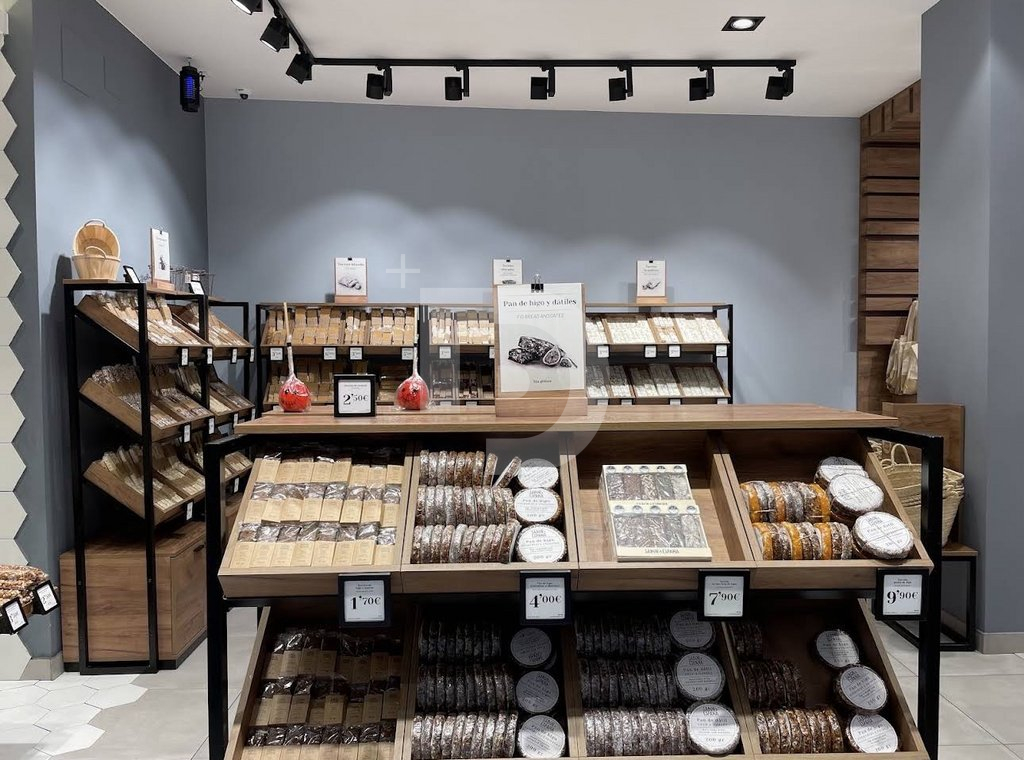 Магазин в Мадриде, Испания, 137 м² - фото 2