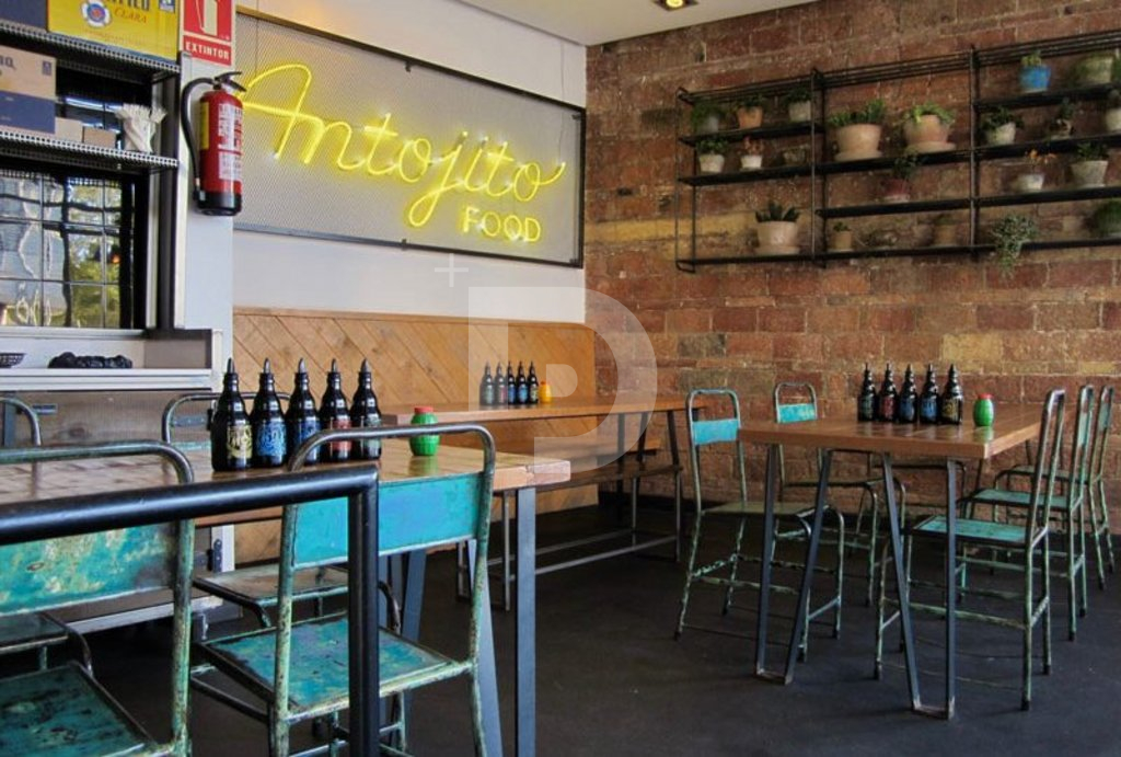 Коммерческая недвижимость в Барселоне, Испания, 220 м² - фото 2