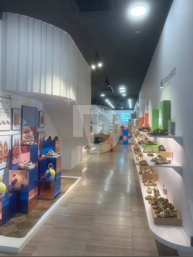 Магазин в Барселоне, Испания, 160 м² - фото 2