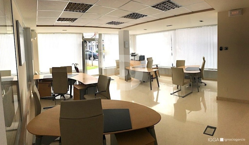 Коммерческая недвижимость в Барселоне, Испания, 320 м² - фото 2