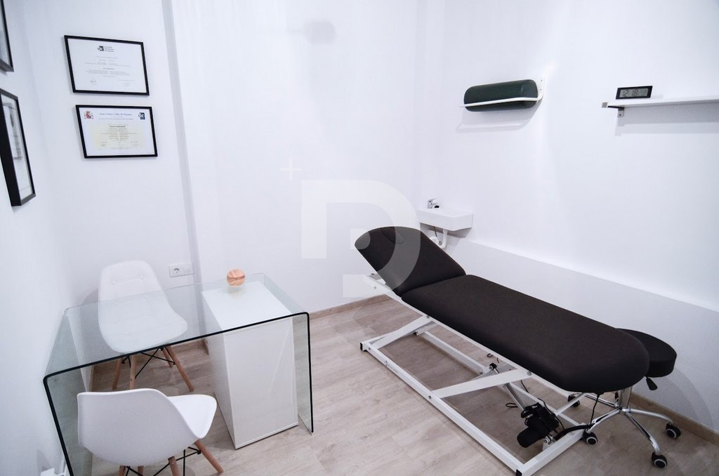 Коммерческая недвижимость в Барселоне, Испания, 256 м² - фото 2