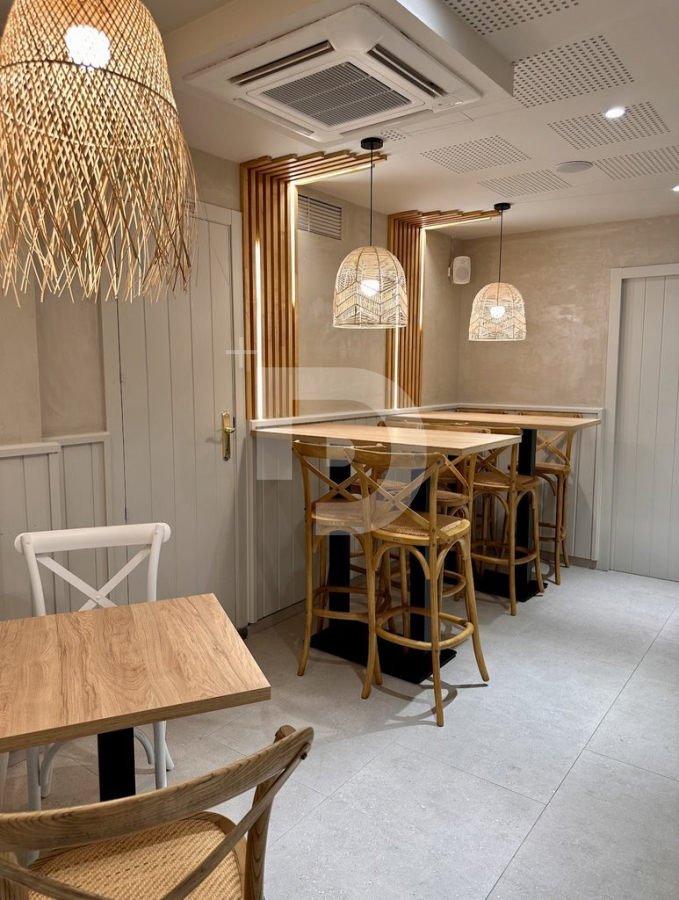 Кафе, ресторан в Эйшампле, Испания, 347 м² - фото 3