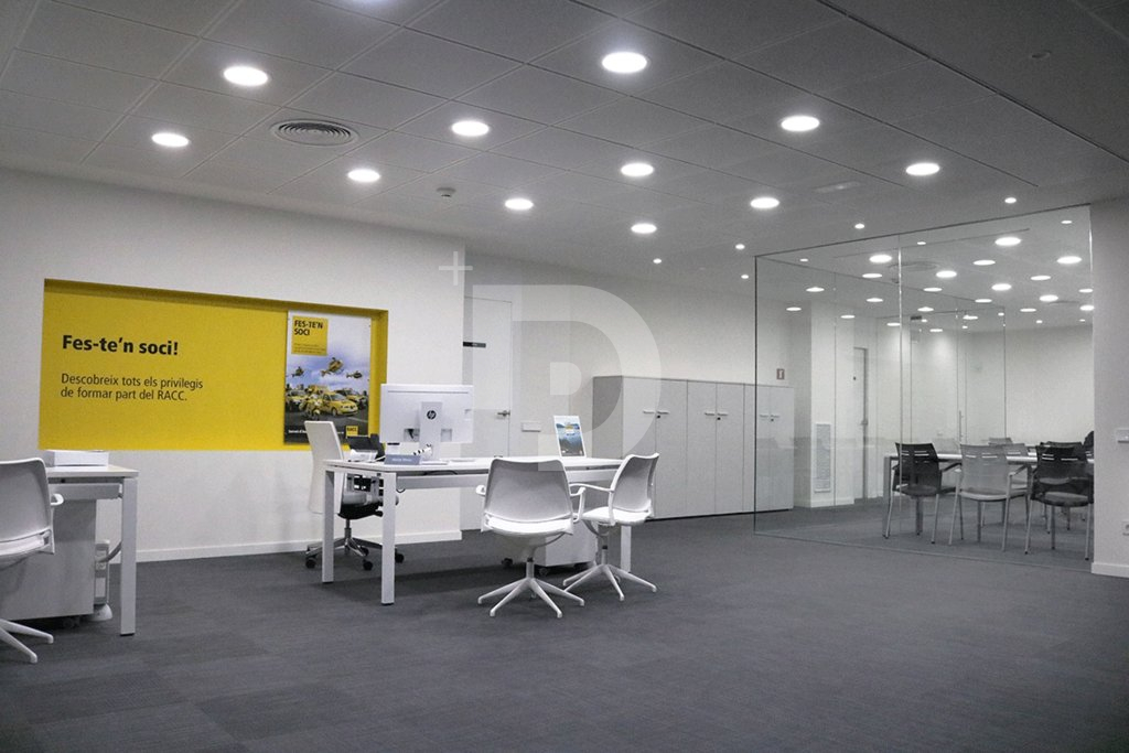 Офис в Эйшампле, Испания, 697 м² - фото 3