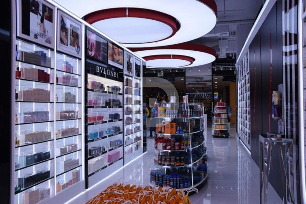 Магазин Кастилия-Леон, Испания, 1 196 м² - фото 3