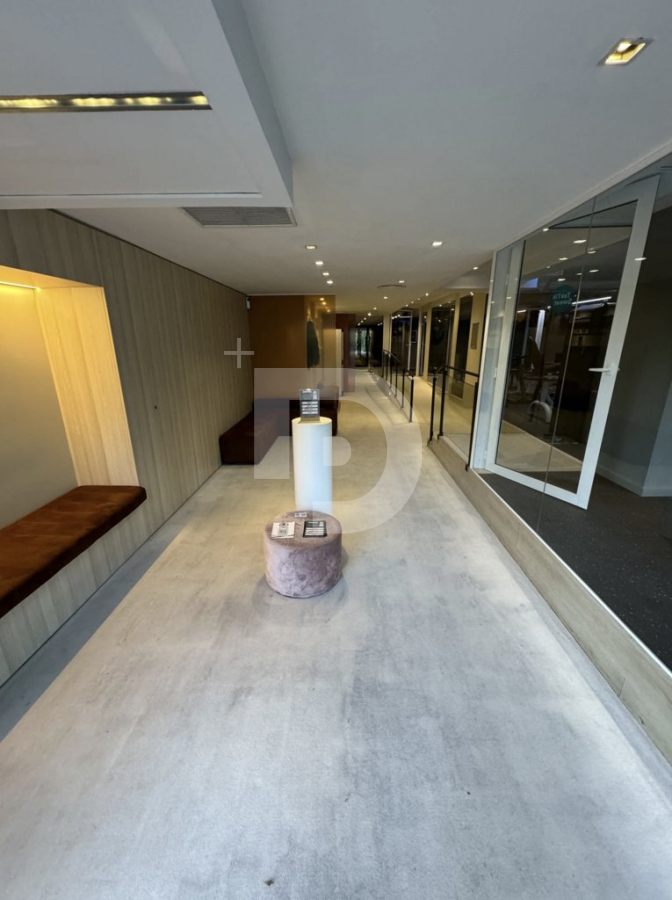 Коммерческая недвижимость в Барселоне, Испания, 250 м² - фото 4