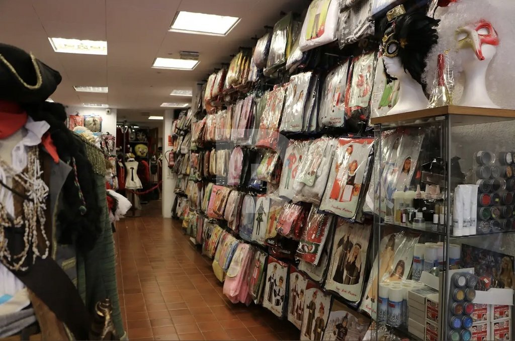 Магазин в Эйшампле, Испания, 418 м² - фото 4