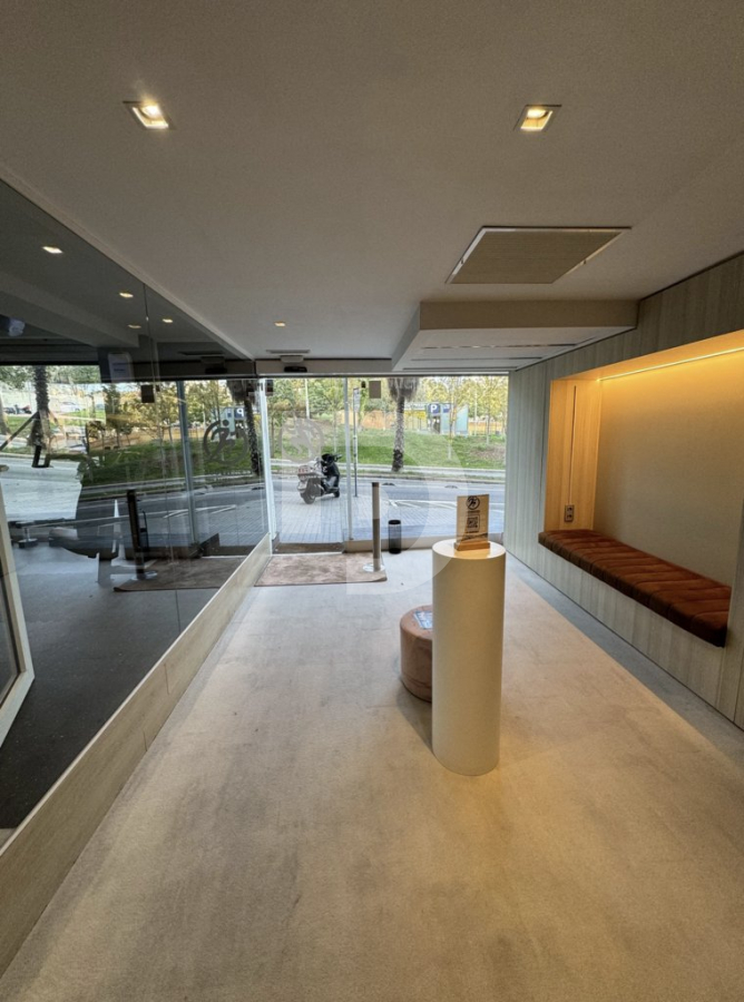 Коммерческая недвижимость в Барселоне, Испания, 250 м² - фото 5