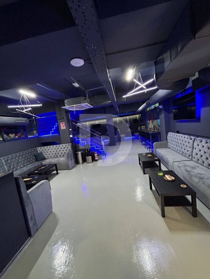 Коммерческая недвижимость в Барселоне, Испания, 425 м² - фото 5