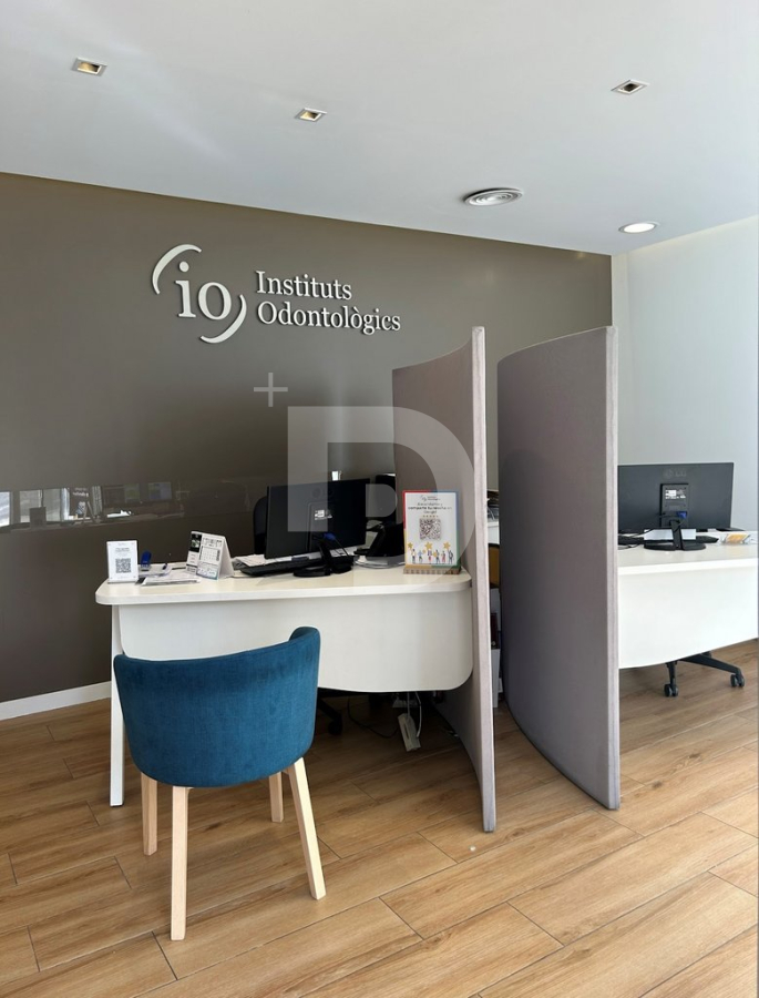 Коммерческая недвижимость в Барселоне, Испания, 418 м² - фото 4