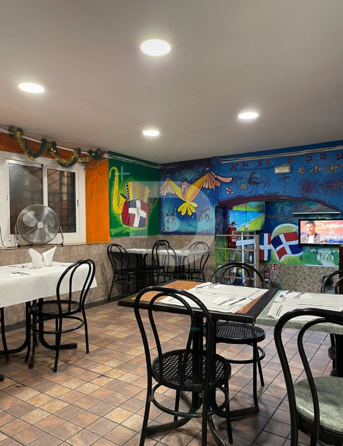 Коммерческая недвижимость в Барселоне, Испания, 160 м² - фото 5