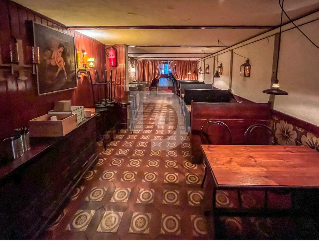 Коммерческая недвижимость в Барселоне, Испания, 190 м² - фото 6