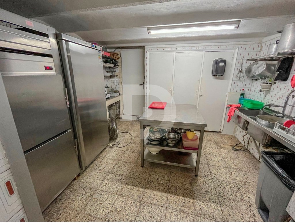 Коммерческая недвижимость в Барселоне, Испания, 190 м² - фото 8