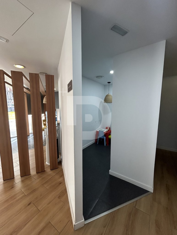 Коммерческая недвижимость в Барселоне, Испания, 418 м² - фото 7