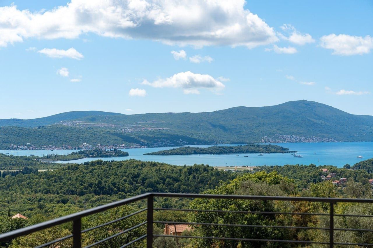 Дом в Каваче, Черногория, 200 м² - фото 1