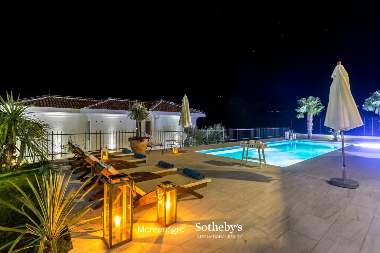 Вилла в Херцег-Нови, Черногория, 350 м² - фото 8