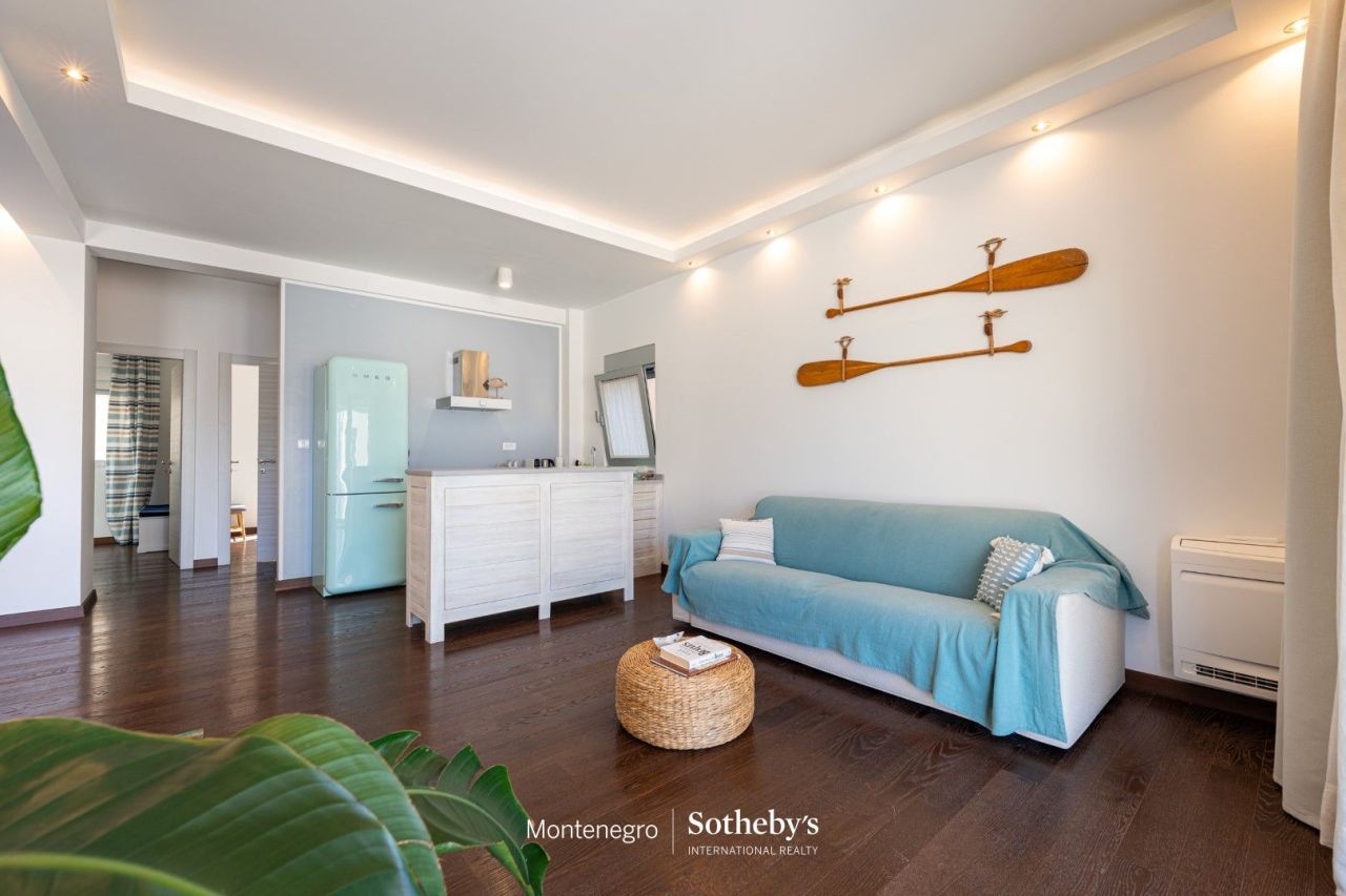 Апартаменты в Доброте, Черногория, 82 м² - фото 13