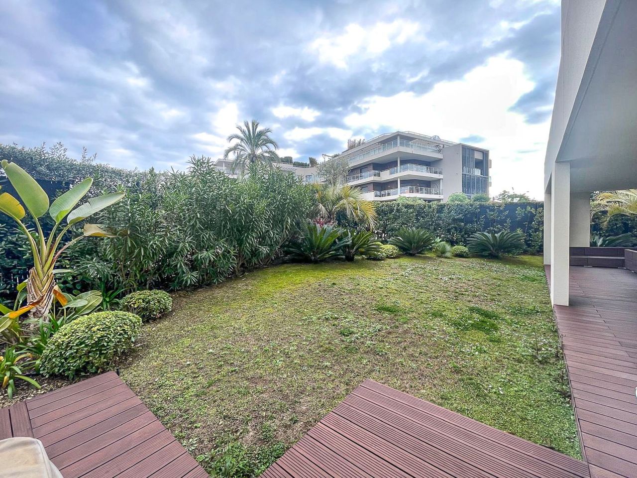 Апартаменты в Антибе, Франция, 100 м² - фото 1