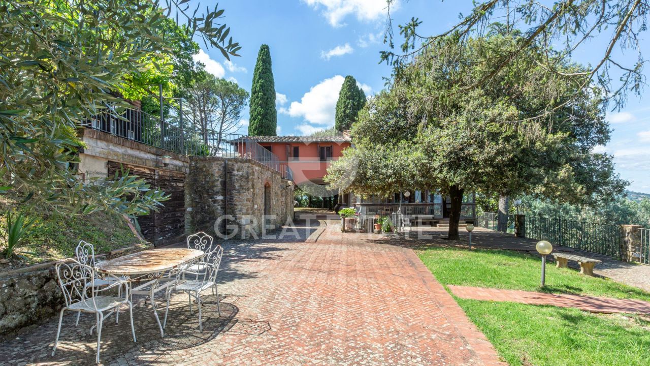 Дом в Ареццо, Италия, 458.05 м² - фото 3