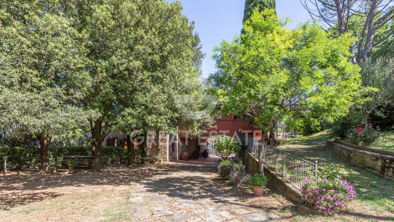 Дом в Ареццо, Италия, 458.05 м² - фото 6