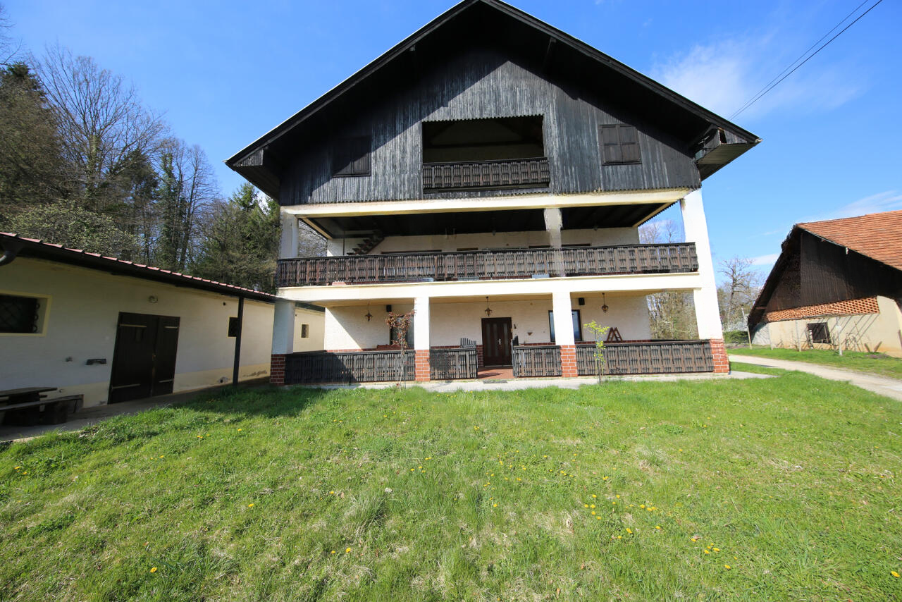 Ферма в Гросупле, Словения, 168 000 м² - фото 2