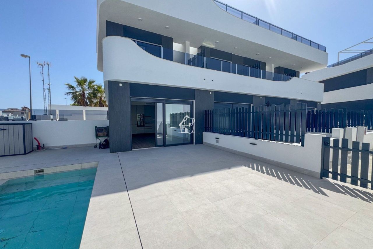 Вилла в Ориуэла Коста, Испания, 141 м² - фото 1