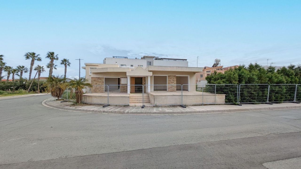 Бунгало в Ларнаке, Кипр, 243 м² - фото 1