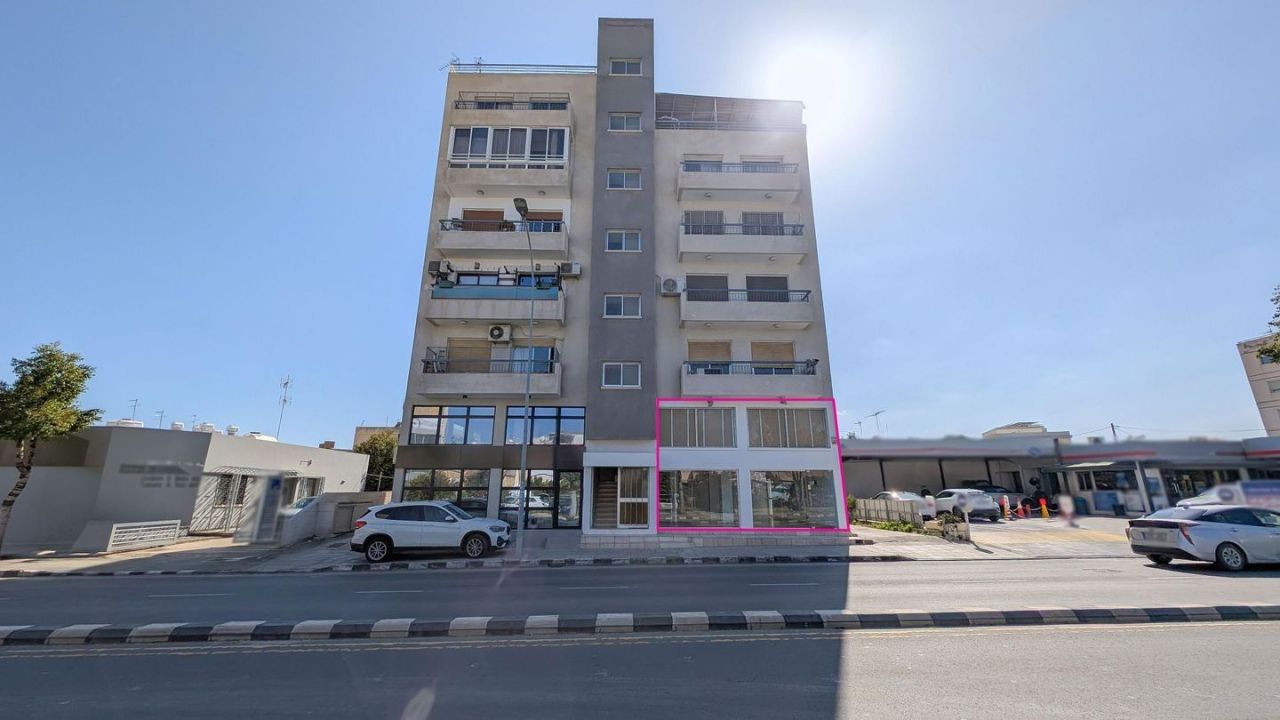 Магазин в Лимасоле, Кипр, 118 м² - фото 1