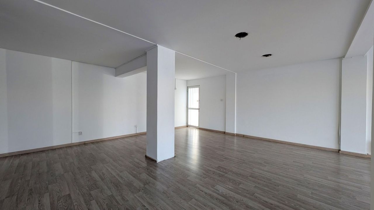 Магазин в Лимасоле, Кипр, 118 м² - фото 6