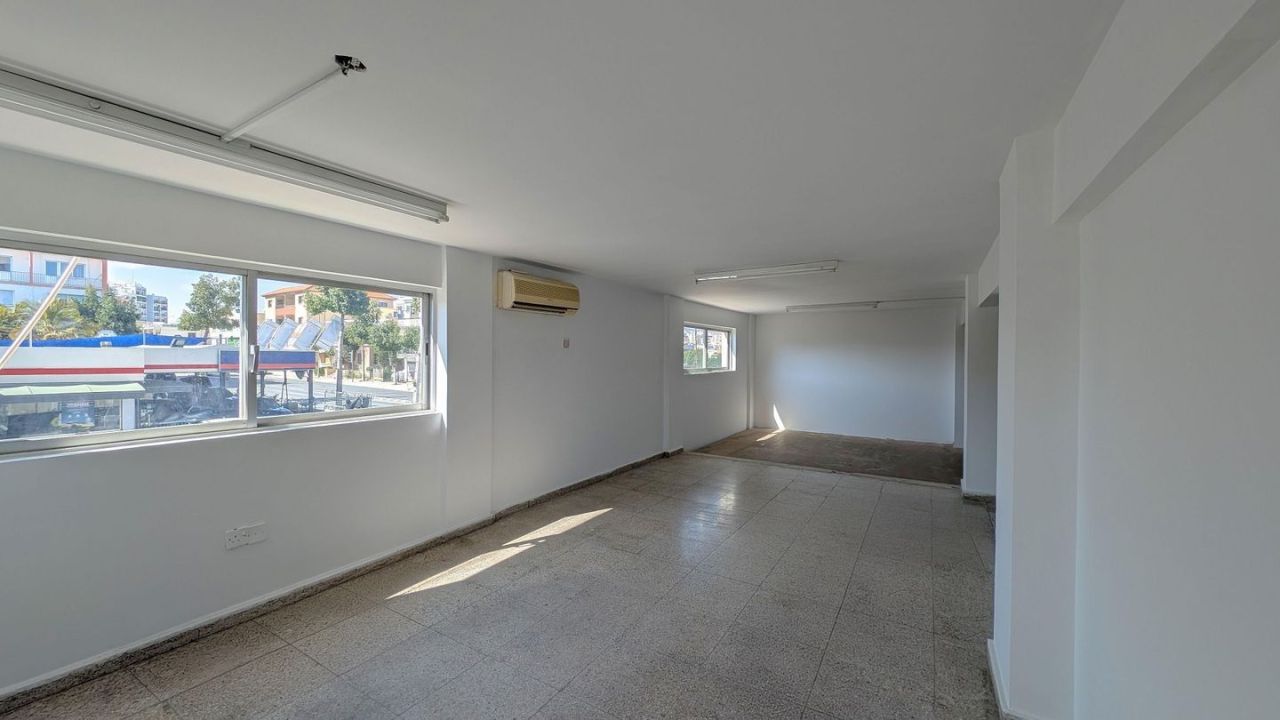 Магазин в Лимасоле, Кипр, 118 м² - фото 13