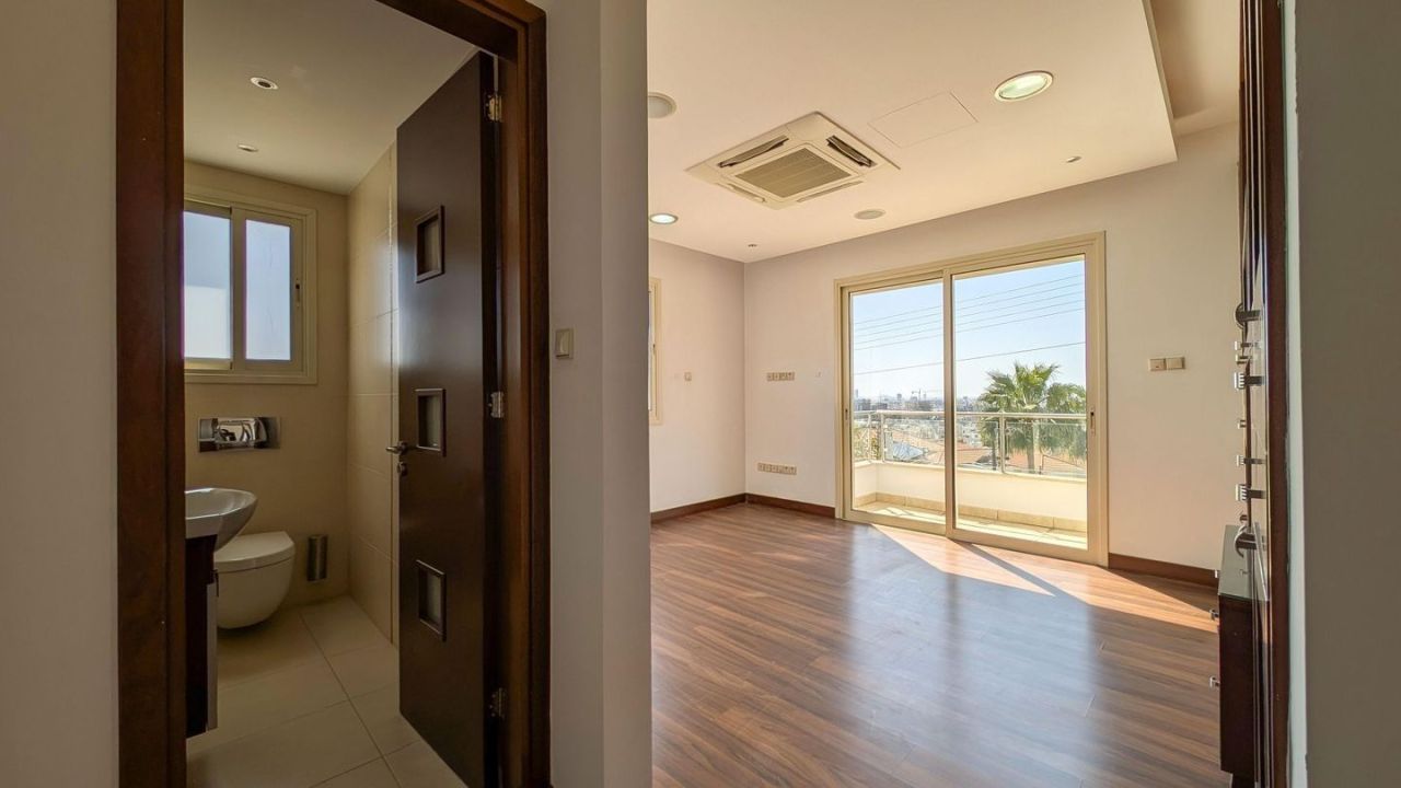 Вилла в Лимасоле, Кипр, 292 м² - фото 17