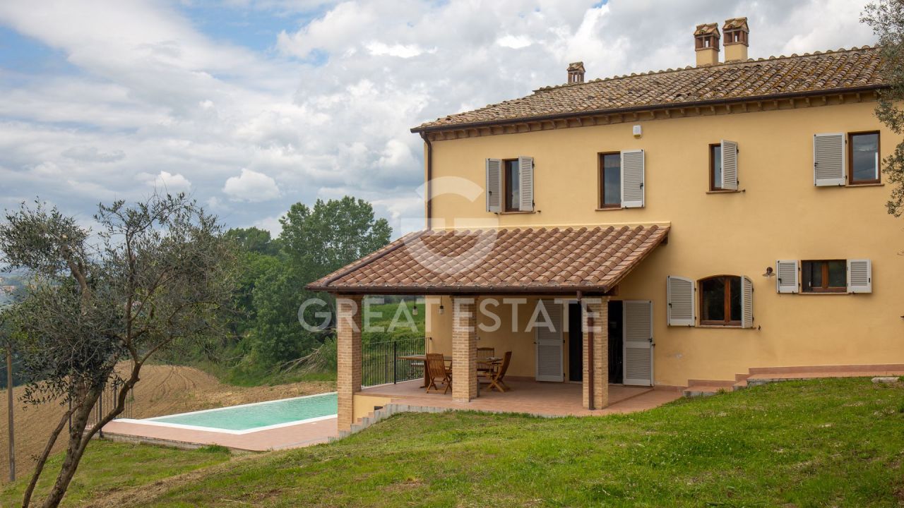 Дом в Нарни, Италия, 446 м² - фото 1