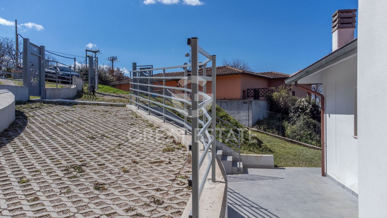 Вилла в Маджоне, Италия, 191.1 м² - фото 8