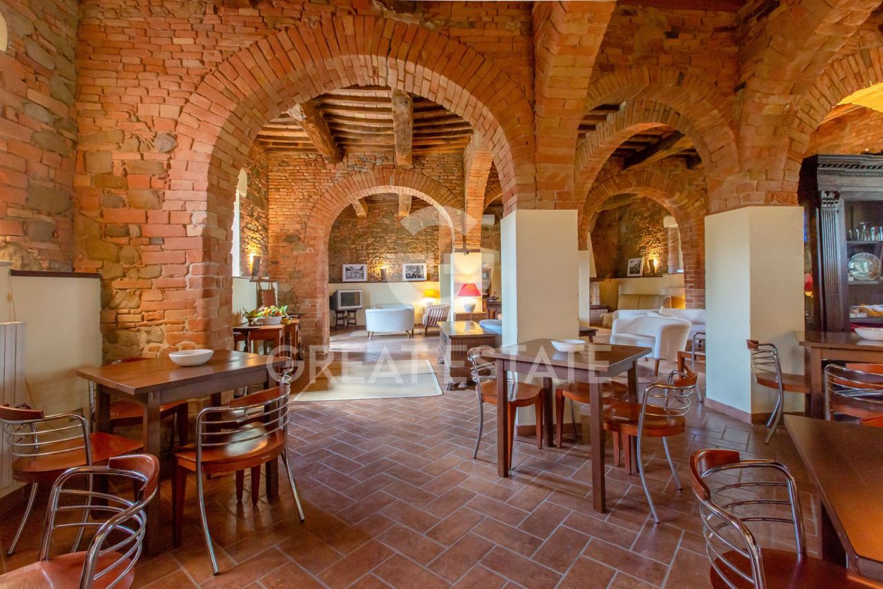 Дом в Деруте, Италия, 1 617.6 м² - фото 13