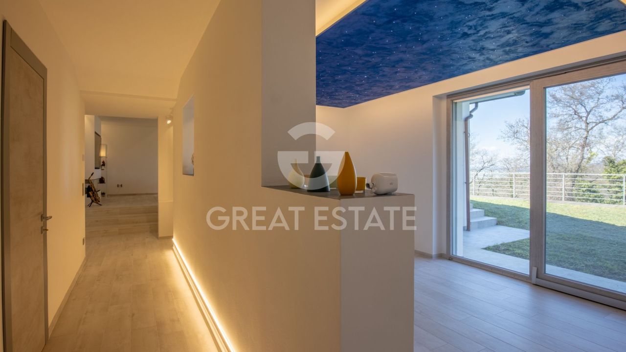 Вилла в Маджоне, Италия, 191.1 м² - фото 13