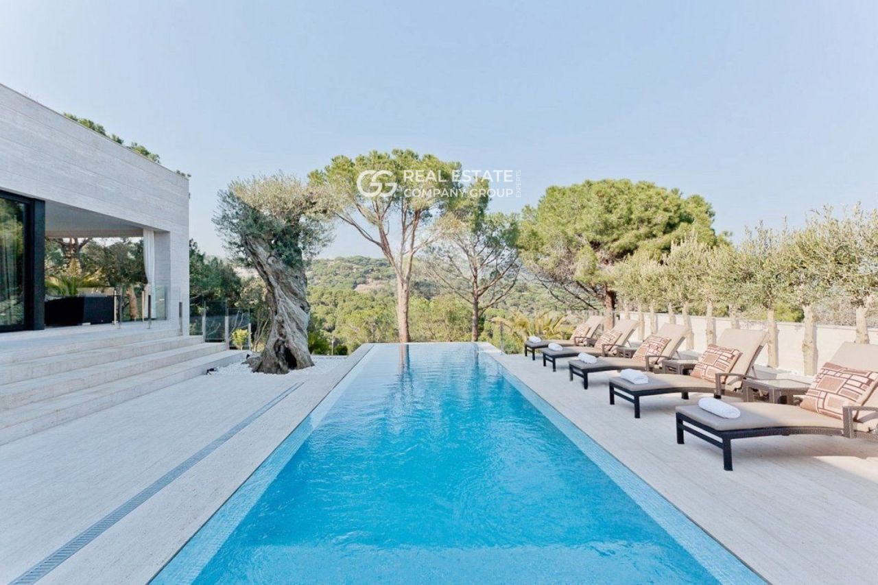 Шале в Сан-Андрес-де-Льеванерас, Испания, 384 м² - фото 2