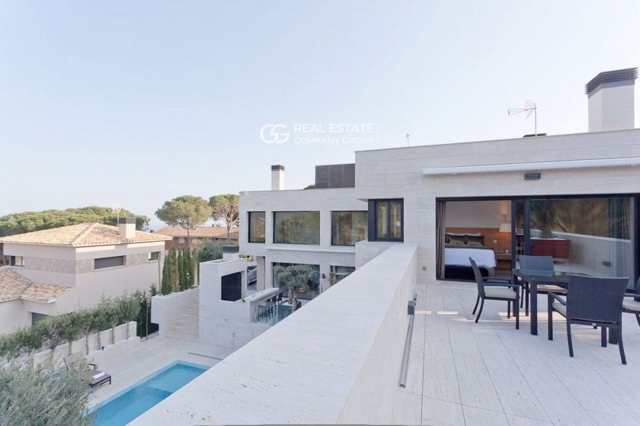 Шале в Сан-Андрес-де-Льеванерас, Испания, 384 м² - фото 4