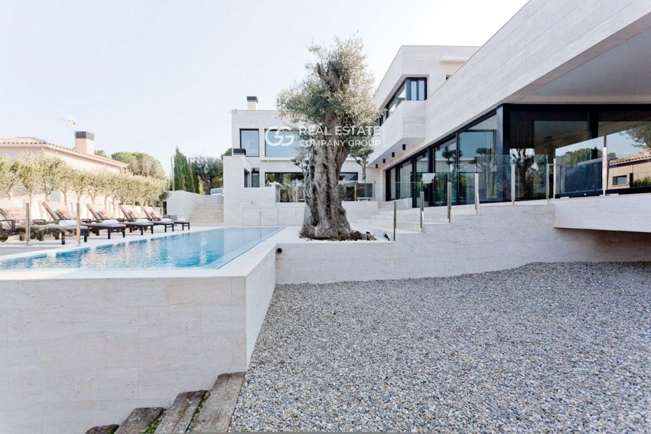 Шале в Сан-Андрес-де-Льеванерас, Испания, 384 м² - фото 5