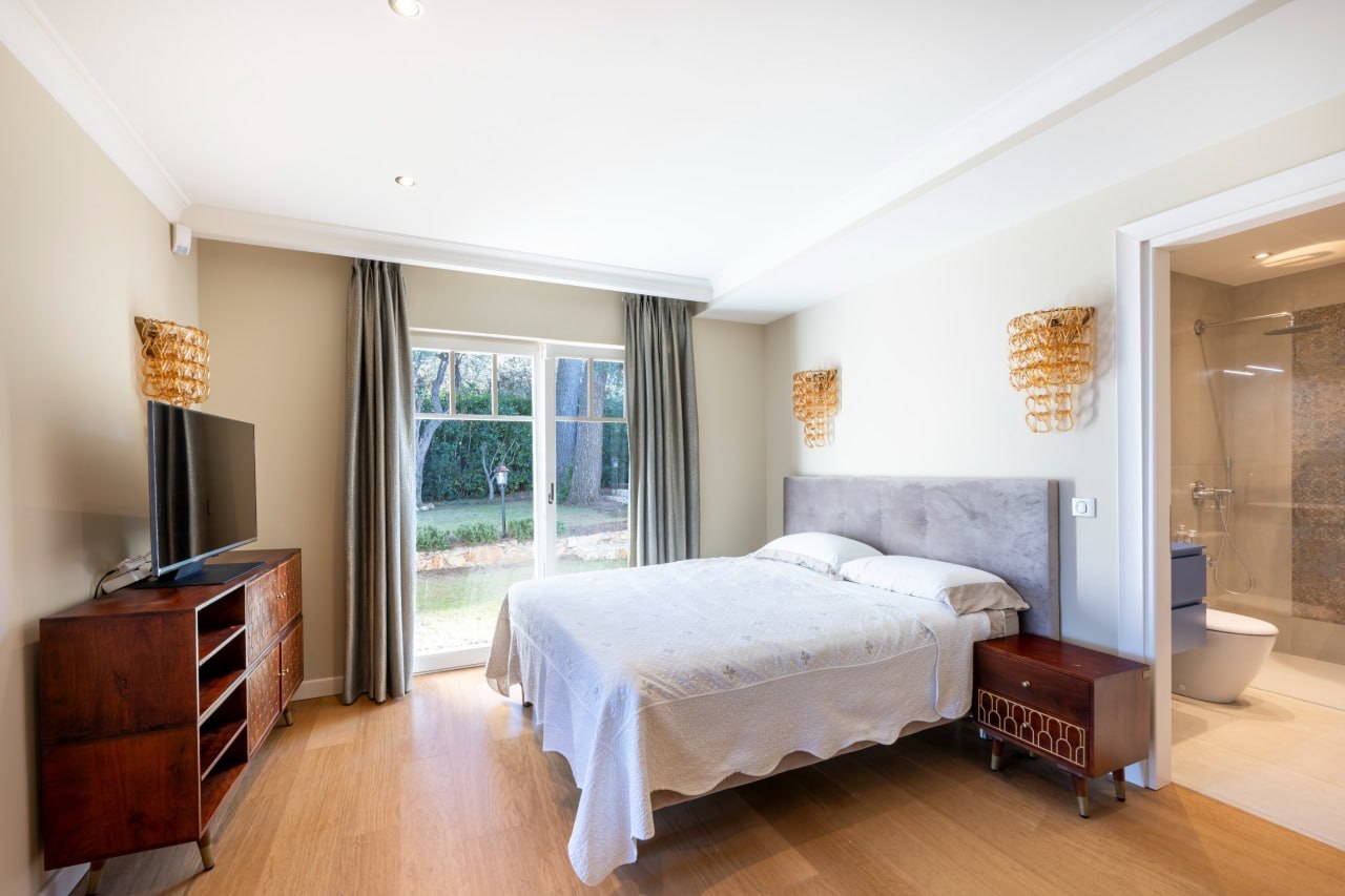 Вилла в Антибе, Франция, 240 м² - фото 15