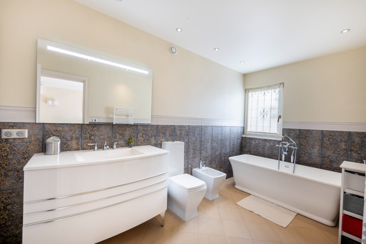 Вилла в Антибе, Франция, 240 м² - фото 17