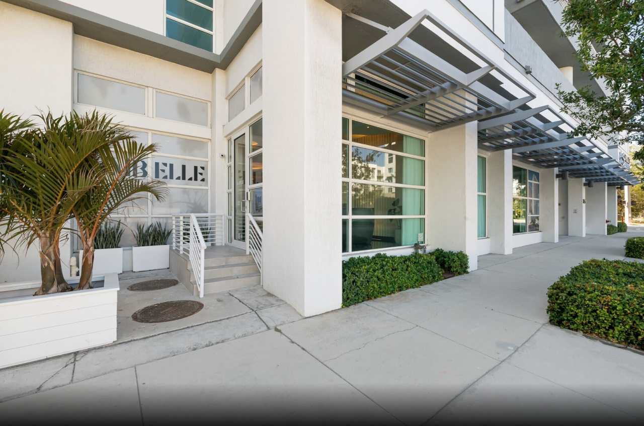 Коммерческая недвижимость в Майами, США, 280 м² - фото 2