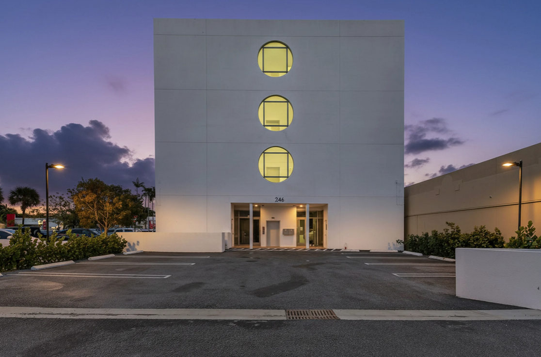 Коммерческая недвижимость в Майами, США, 300 м² - фото 4