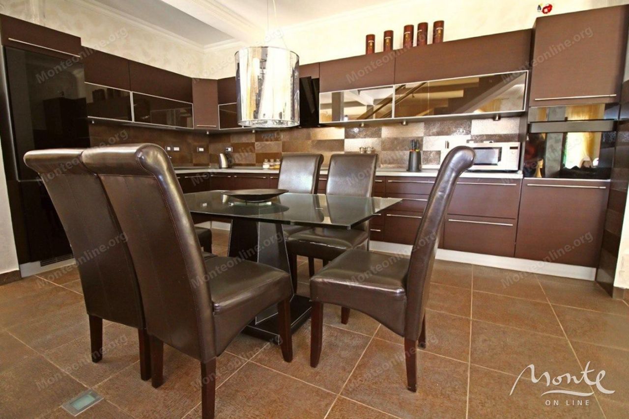 Вилла в Херцег-Нови, Черногория, 188 м² - фото 12